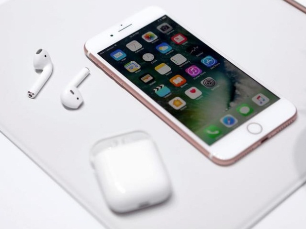 Apple slashes iPhone 6S, 6S Plus prices